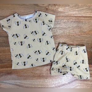 Arrows & Rubies 12-18M Bees Neutral Shorties‎ Set